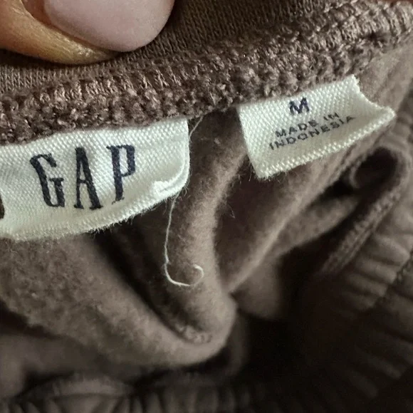 GAP women’s matching set Sweatpants + mock neck sweatshirt in color “wassel” - Picture 2 of 3